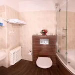 Park Hotell 3*